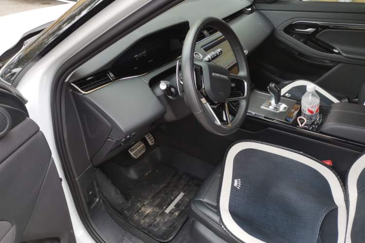 Used Land Rover Range Evoque 2023 Aurora L 200PS Elite Edition Driver Seat