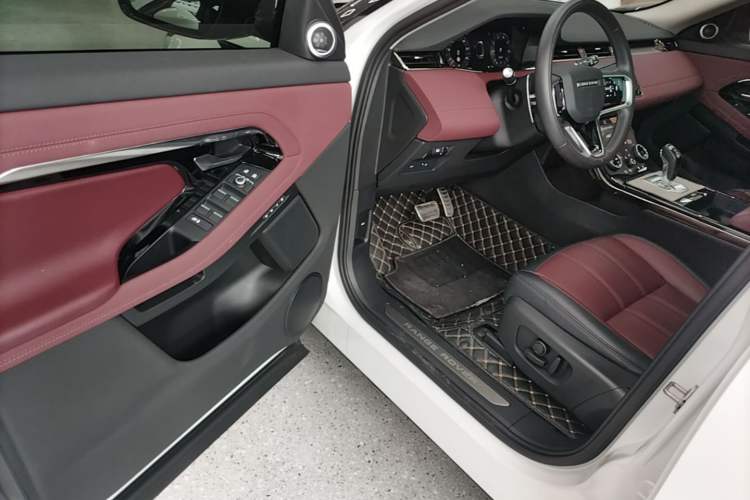 Used Land Rover Range Evoque 2023 Aurora L 249 PS Luxury Edition Driver Seat