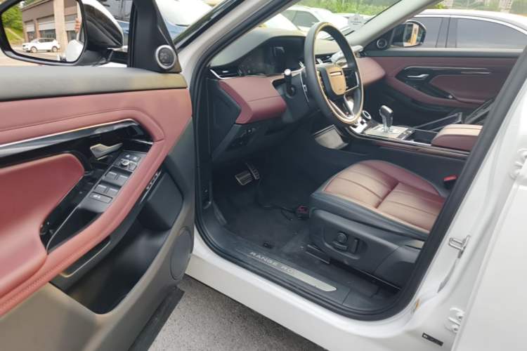 Used Land Rover Range Evoque 2023 Aurora L 249 PS Luxury Edition Driver Seat