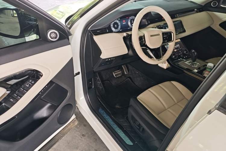 Used Land Rover Range Evoque 2023 Aurora L 249 PS Luxury Edition Driver Seat