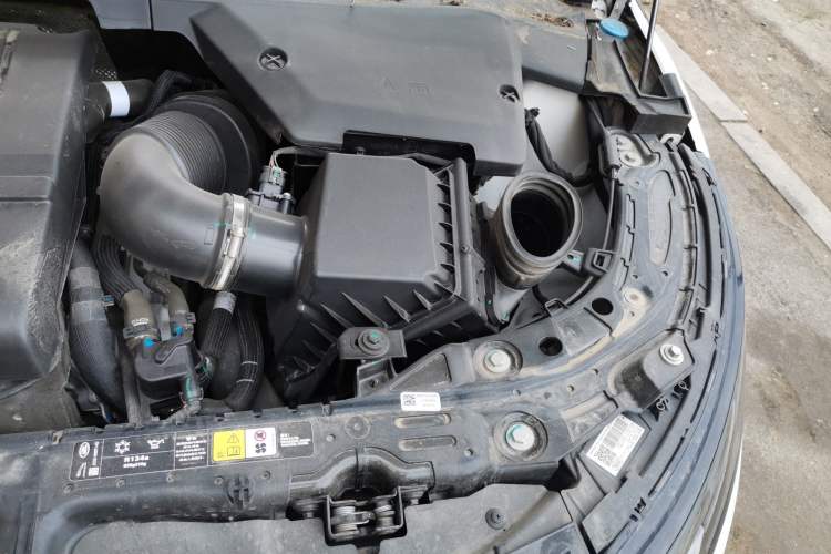 Used Land Rover Range Evoque 2023 Aurora L 200PS Elite Edition Engine Bay Left