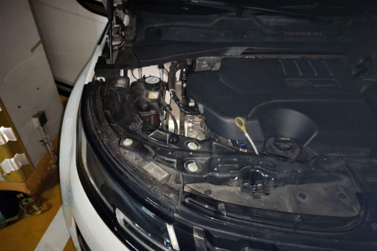 Used Land Rover Range Evoque 2023 Aurora L 249 PS Luxury Edition Engine Bay Right