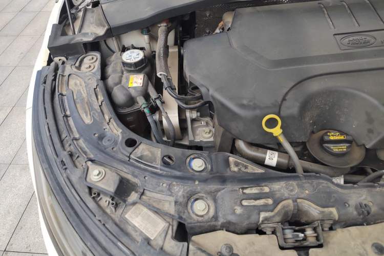 Used Land Rover Range Evoque 2023 Aurora L 249 PS Luxury Edition Engine Bay Right