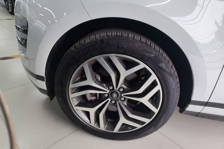 Used Land Rover Range Evoque 2023 Aurora L 249 PS Luxury Edition Exterior 4