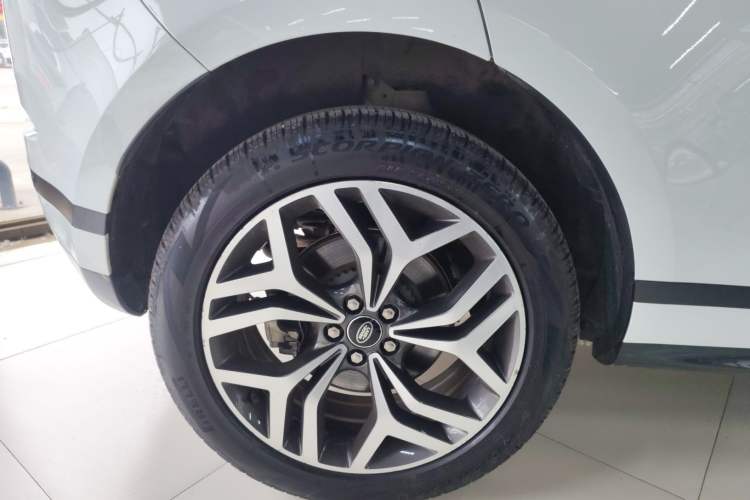 Used Land Rover Range Evoque 2023 Aurora L 249 PS Luxury Edition Exterior 5