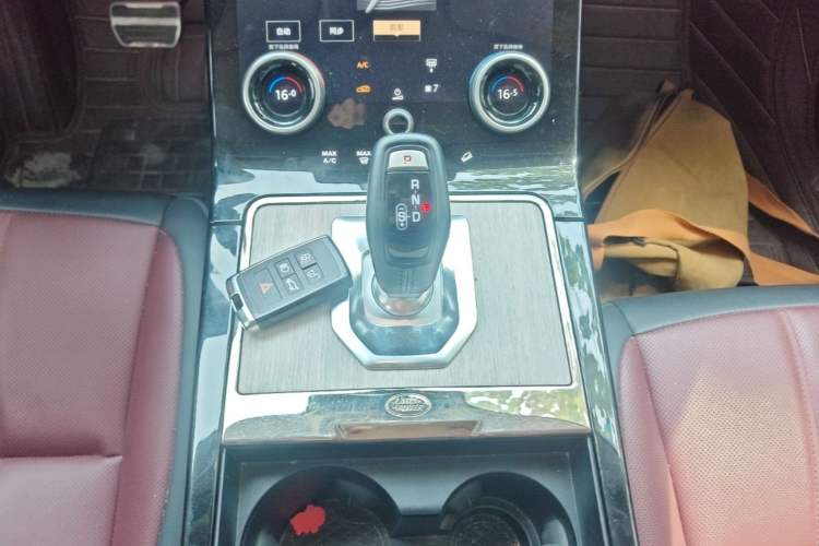 Used Land Rover Range Evoque 2023 Aurora L 249 PS Luxury Edition Gear Lever