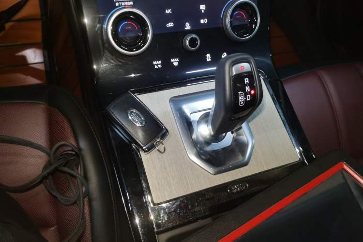 Used Land Rover Range Evoque 2023 Aurora L 249 PS Luxury Edition Gear Lever