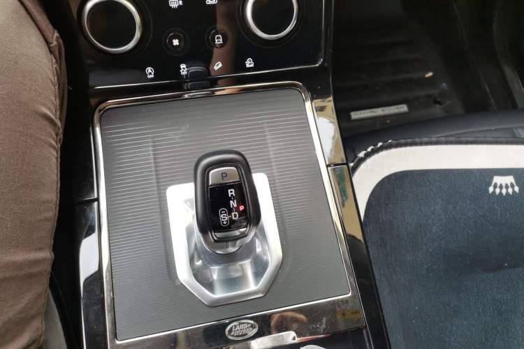 Used Land Rover Range Evoque 2023 Aurora L 200PS Elite Edition Gear Lever