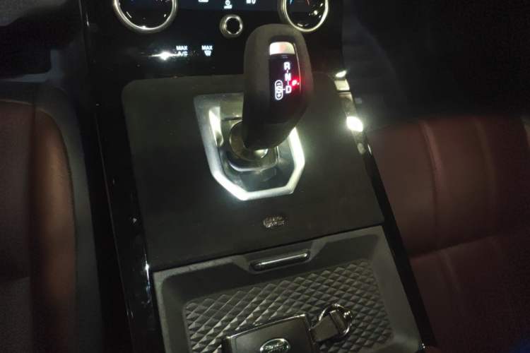 Used Land Rover Range Evoque 2023 Aurora L 249 PS Luxury Edition Gear Lever