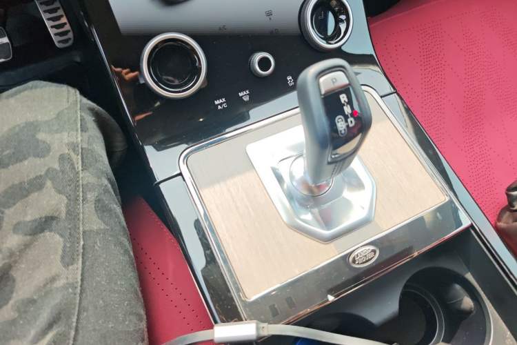 Used Land Rover Range Evoque 2023 Aurora L 249 PS Luxury Edition Gear Lever