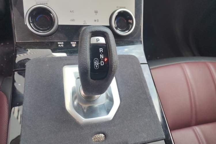 Used Land Rover Range Evoque 2023 Aurora L 249 PS Luxury Edition Gear Lever