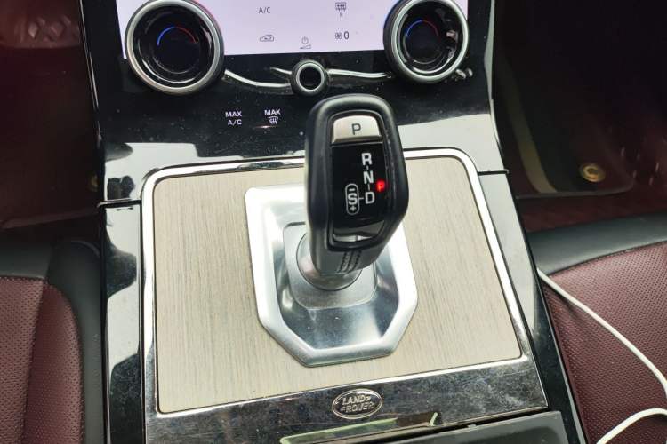 Used Land Rover Range Evoque 2023 Aurora L 249 PS Luxury Edition Gear Lever