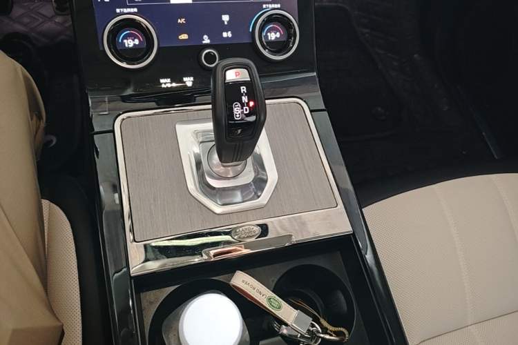 Used Land Rover Range Evoque 2023 Aurora L 249 PS Luxury Edition Gear Lever