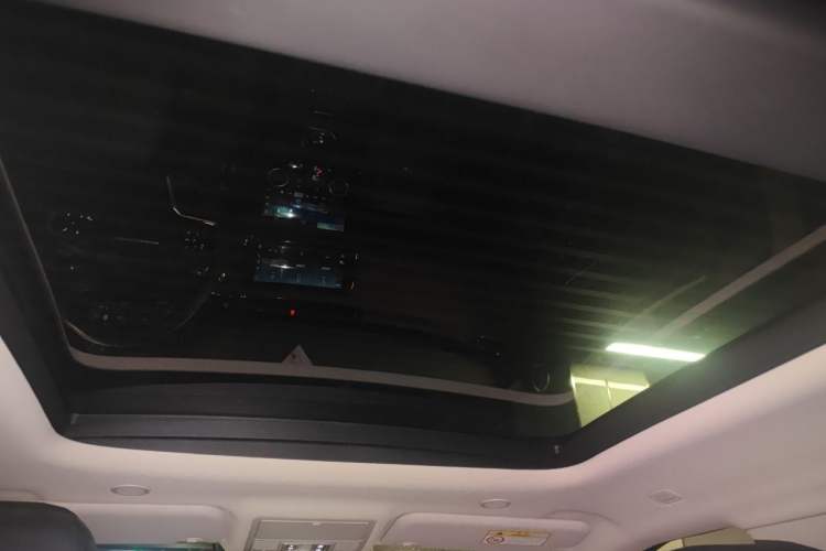 Used Land Rover Range Evoque 2023 Aurora L 249 PS Luxury Edition Headliner
