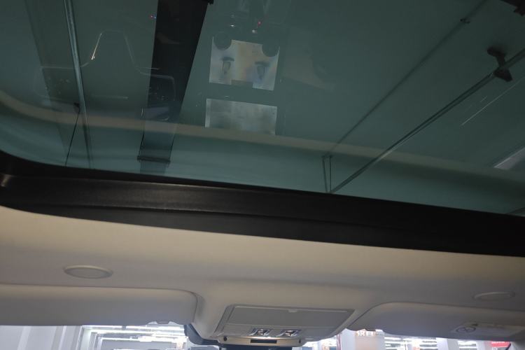Used Land Rover Range Evoque 2023 Aurora L 249 PS Luxury Edition Headliner
