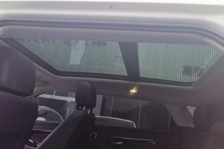 Used Land Rover Range Evoque 2023 Aurora L 249 PS Luxury Edition Headliner