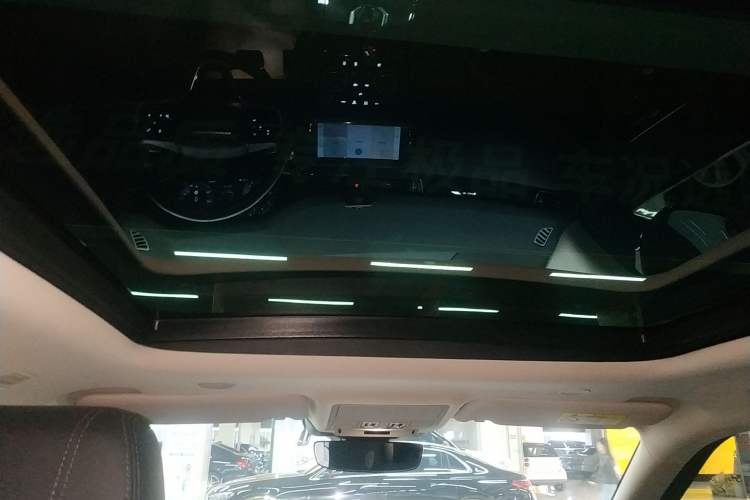 Used Land Rover Range Evoque 2023 Aurora L 200PS Elite Edition Headliner