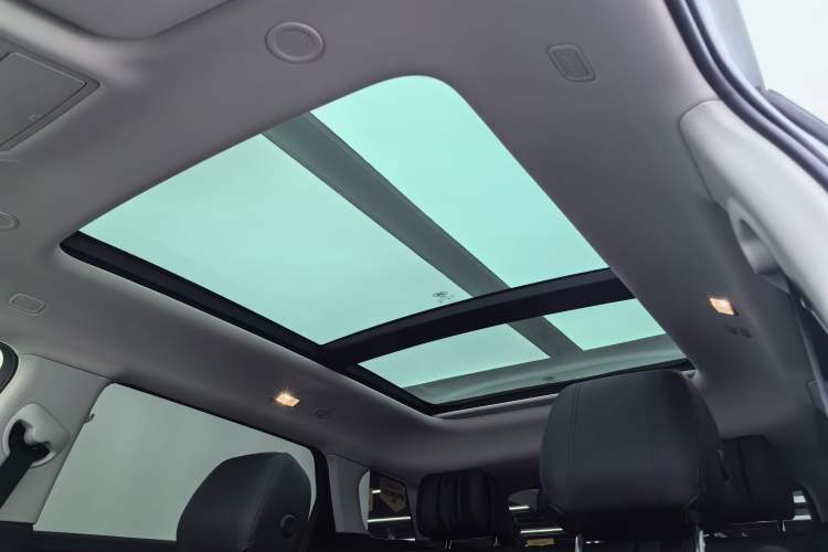 Used Land Rover Range Evoque 2023 Aurora L 249 PS Luxury Edition Headliner