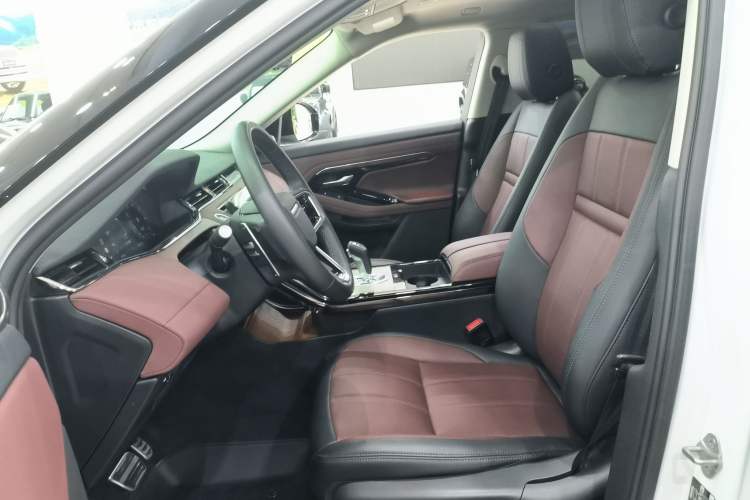 Used Land Rover Range Evoque 2023 Aurora L 249 PS Luxury Edition Interior 1