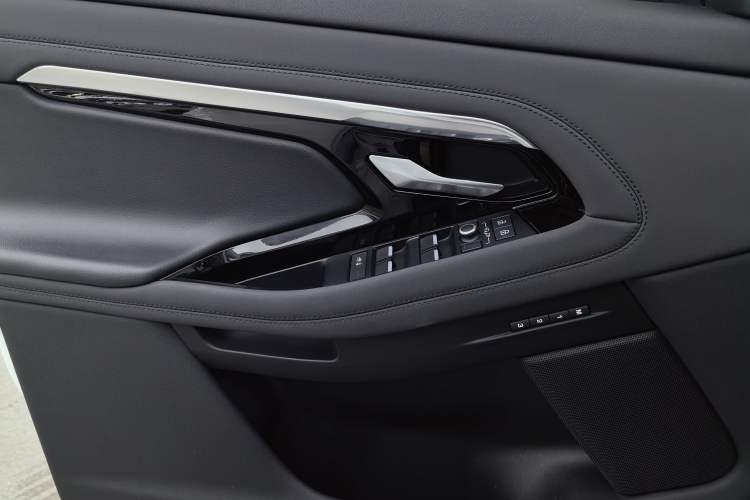 Used Land Rover Range Evoque 2023 Aurora L 249 PS Luxury Edition Interior 12