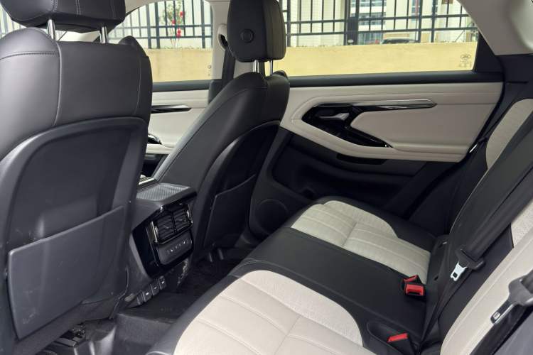 Used Land Rover Range Evoque 2023 Aurora L 249 PS Luxury Edition Interior 2