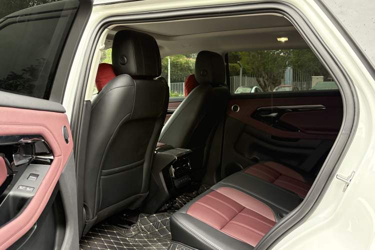 Used Land Rover Range Evoque 2023 Aurora L 249 PS Luxury Edition Interior 3