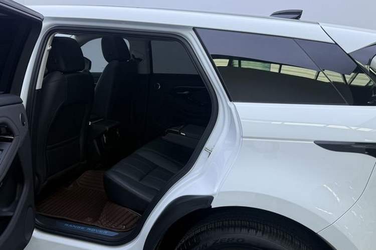 Used Land Rover Range Evoque 2023 Aurora L 249 PS Luxury Edition Interior 4