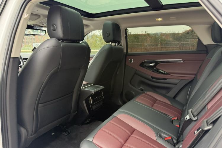 Used Land Rover Range Evoque 2023 Aurora L 249 PS Luxury Edition Interior 4