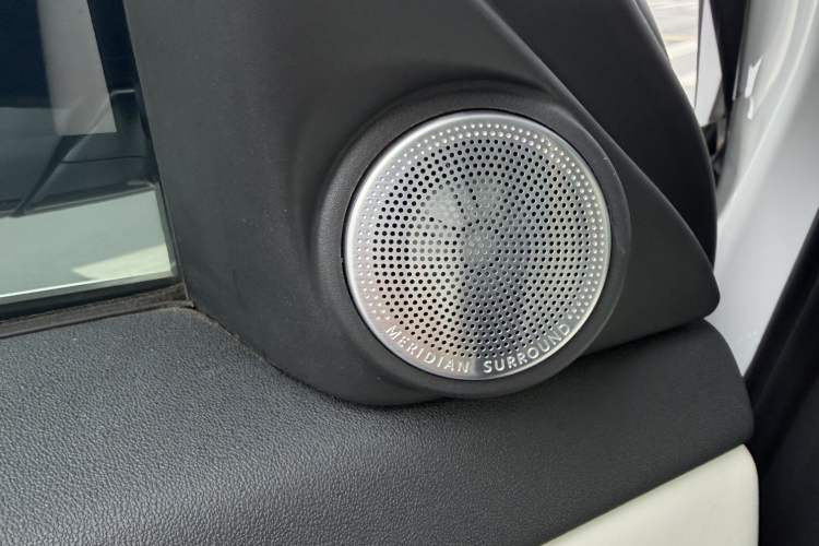 Used Land Rover Range Evoque 2023 Aurora L 249 PS Luxury Edition Interior 4