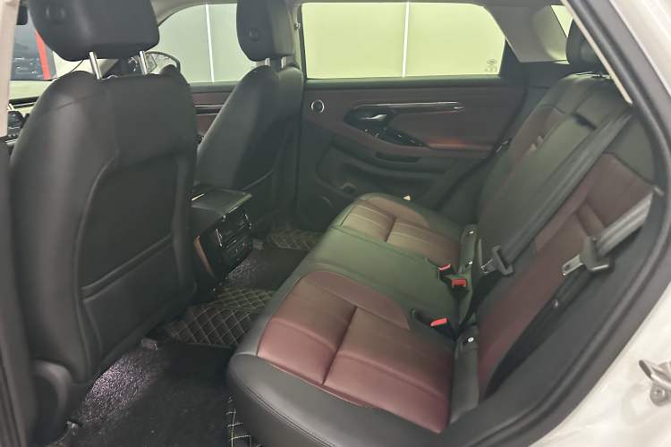 Used Land Rover Range Evoque 2023 Aurora L 249 PS Luxury Edition Interior 4