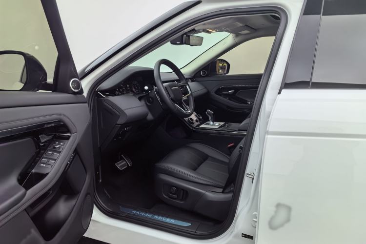 Used Land Rover Range Evoque 2023 Aurora L 249 PS Luxury Edition Interior 4