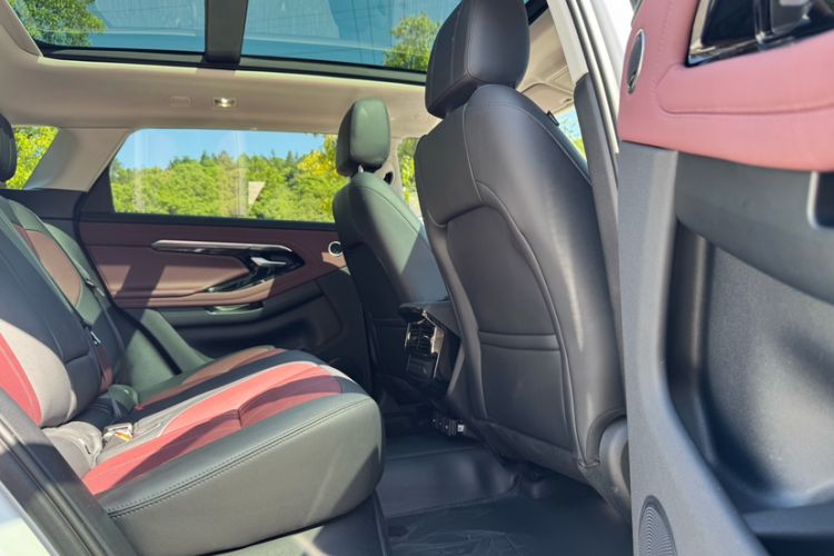 Used Land Rover Range Evoque 2023 Aurora L 249 PS Luxury Edition Interior 8