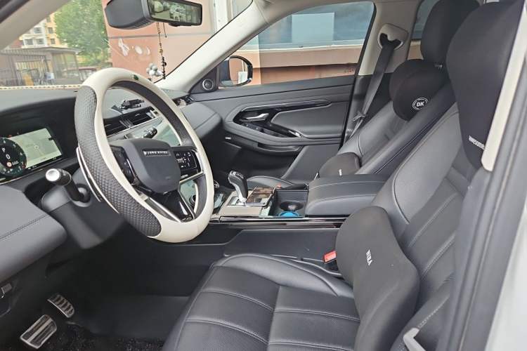 Used Land Rover Range Evoque 2023 Aurora L 249 PS Luxury Edition Left Front Seat
