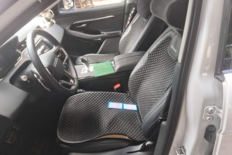 Used Land Rover Range Evoque 2023 Aurora L 200PS Elite Edition Left Front Seat