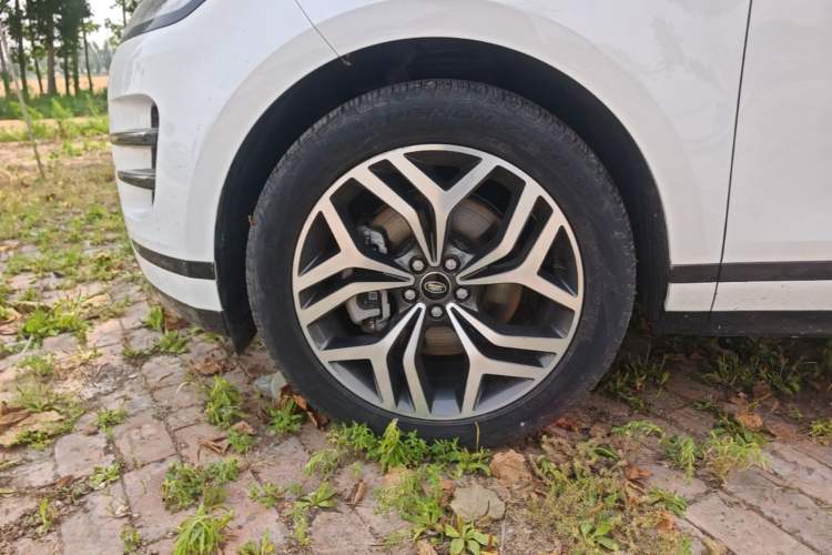Used Land Rover Range Evoque 2023 Aurora L 249 PS Luxury Edition Left Front Wheel Hub