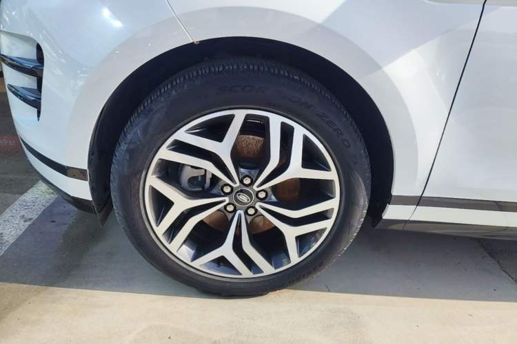 Used Land Rover Range Evoque 2023 Aurora L 249 PS Luxury Edition Left Front Wheel Hub
