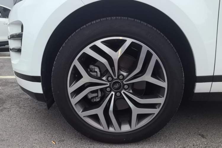 Used Land Rover Range Evoque 2023 Aurora L 249 PS Luxury Edition Left Front Wheel Hub