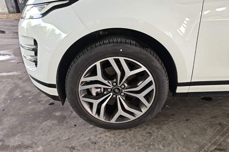 Used Land Rover Range Evoque 2023 Aurora L 249 PS Luxury Edition Left Front Wheel Hub