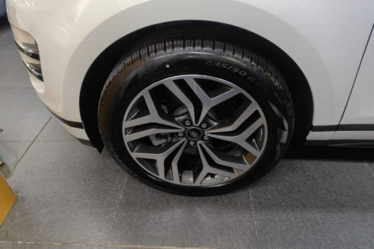 Used Land Rover Range Evoque 2023 Aurora L 249 PS Luxury Edition Left Front Wheel Hub