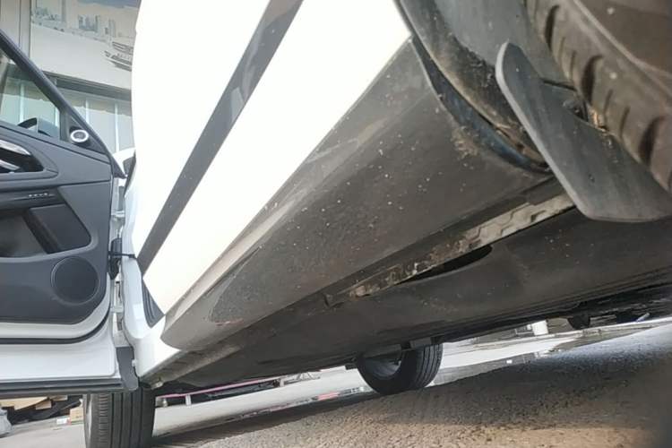 Used Land Rover Range Evoque 2023 Aurora L 249 PS Luxury Edition Left Side Sill