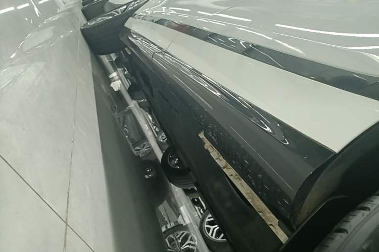 Used Land Rover Range Evoque 2023 Aurora L 249 PS Luxury Edition Left Side Sill