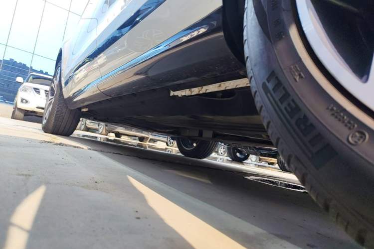 Used Land Rover Range Evoque 2023 Aurora L 249 PS Luxury Edition Left Side Sill