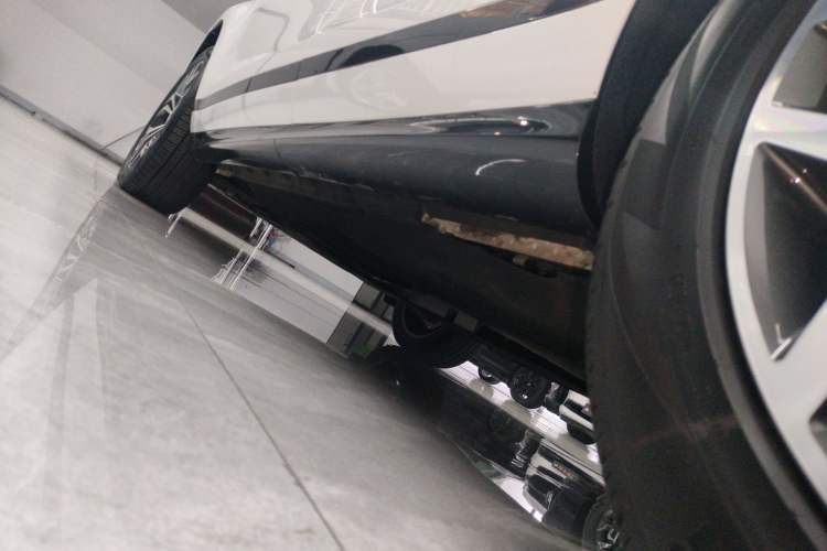 Used Land Rover Range Evoque 2023 Aurora L 249 PS Luxury Edition Left Side Sill