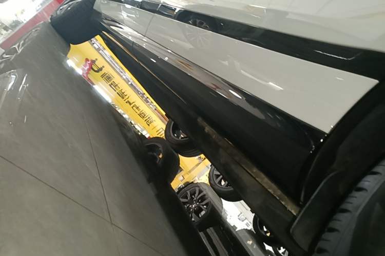 Used Land Rover Range Evoque 2023 Aurora L 249 PS Luxury Edition Left Side Sill