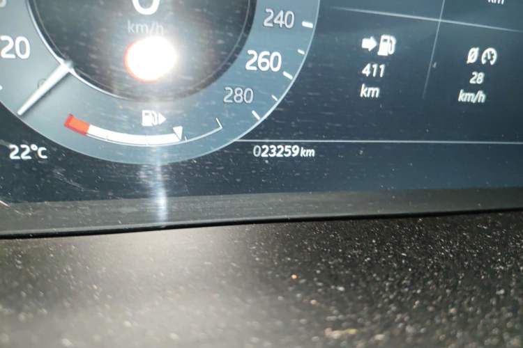 Used Land Rover Range Evoque 2023 Aurora L 249 PS Luxury Edition Odometer Close Up