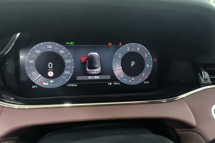 Used Land Rover Range Evoque 2023 Aurora L 249 PS Luxury Edition Odometer Close Up