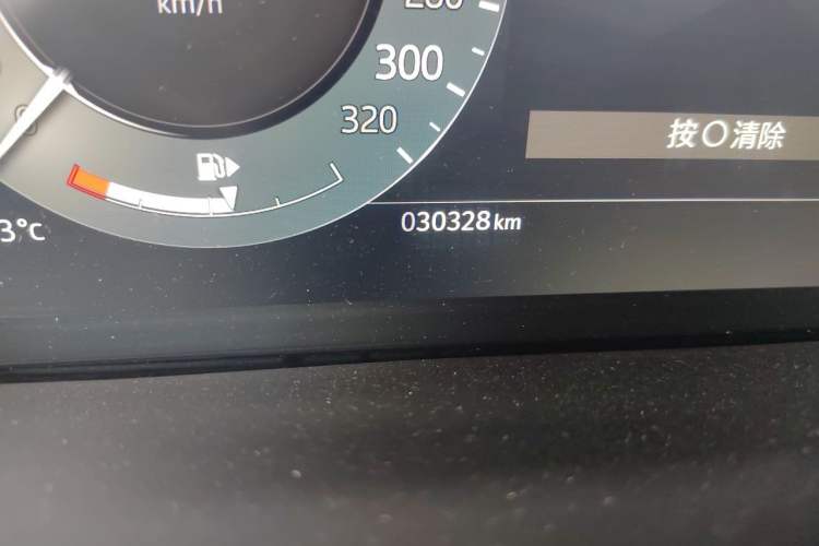 Used Land Rover Range Evoque 2023 Aurora L 249 PS Luxury Edition Odometer Close Up