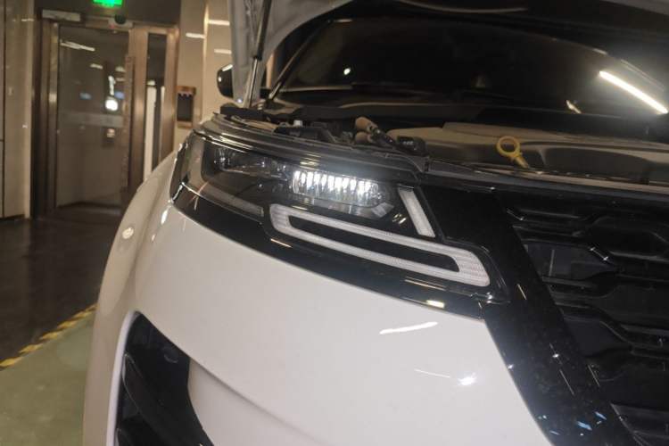 Used Land Rover Range Evoque 2023 Aurora L 249 PS Luxury Edition Right Front Headlight