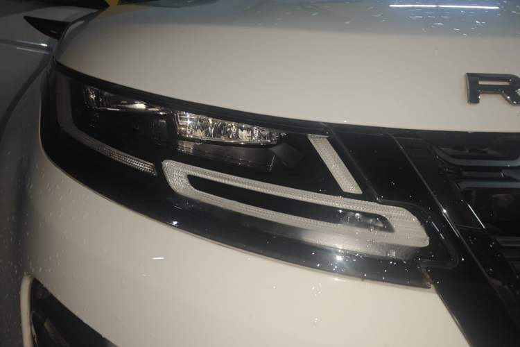 Used Land Rover Range Evoque 2023 Aurora L 249 PS Luxury Edition Right Front Headlight