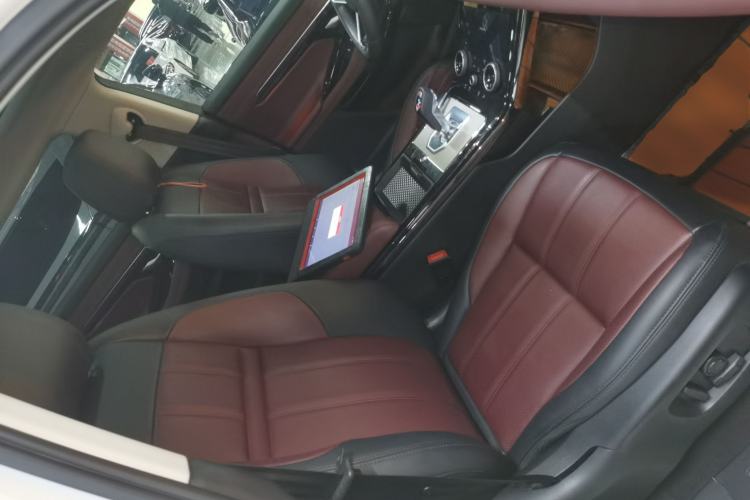 Used Land Rover Range Evoque 2023 Aurora L 249 PS Luxury Edition Right Front Seat